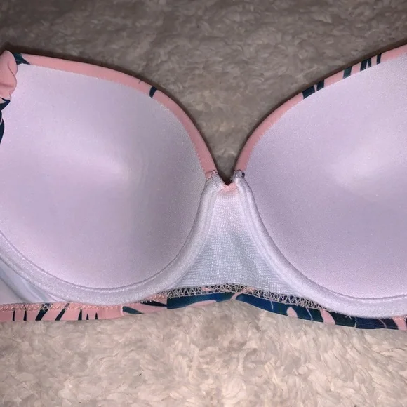 Bikini - Picture 12 of 13